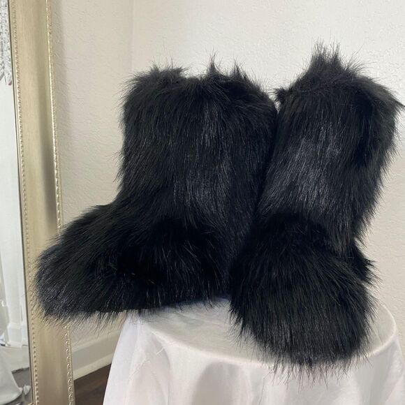 NEW Chunky Fuzzy Teddy Black Faux Fur Boots EU 41 US 10 - 10.5 - Picture 4 of 7